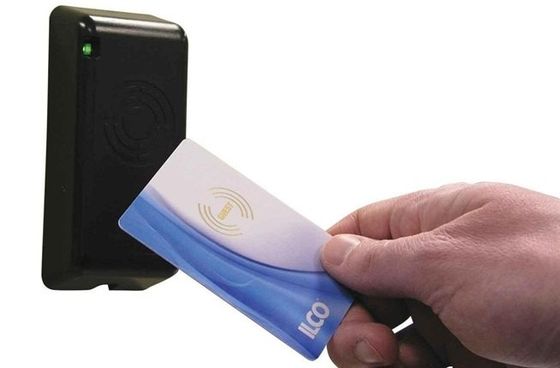 OEM EV1 RFID Smart Card 2K 4K 8K 13.56MHz Cartões de fidelidade de plástico Tamanho personalizado