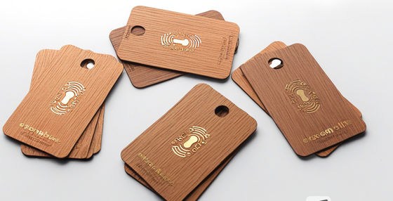 Cartões de chave de quarto de hotel de madeira de RFID 86x54mm 1,1-1,2mm espessura personalizável