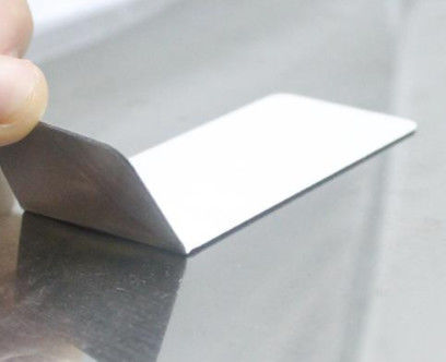 Etiquetas RFID UHF passivas Etiquetas de segurança em impressora Zebra flexível para gestão de ativos