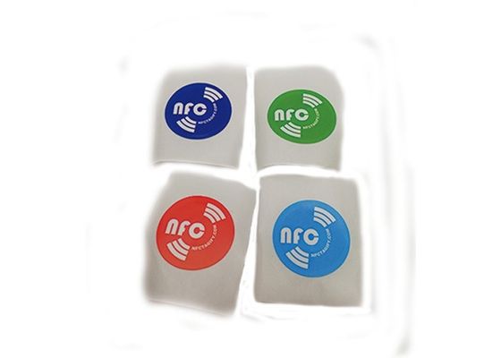 Impressão personalizada HF RFID Chip Sticker Rótulo adesivo circular Frequência 13,56 MHz